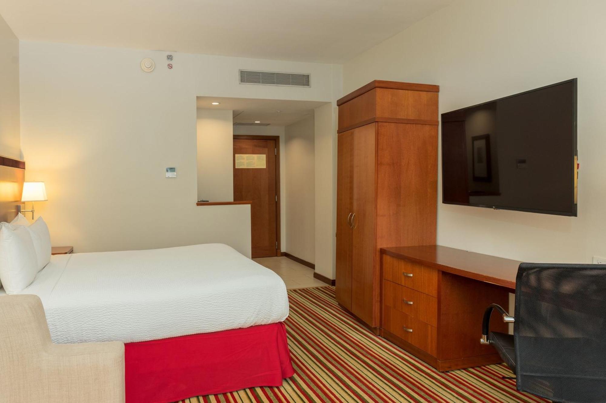 Courtyard By Marriott Panama Multiplaza Mall Екстер'єр фото